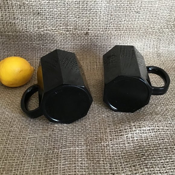 Pair of Octime Black Glass Mugs / Cups  Octagonal Shape Vintage - Picture 3 of 3